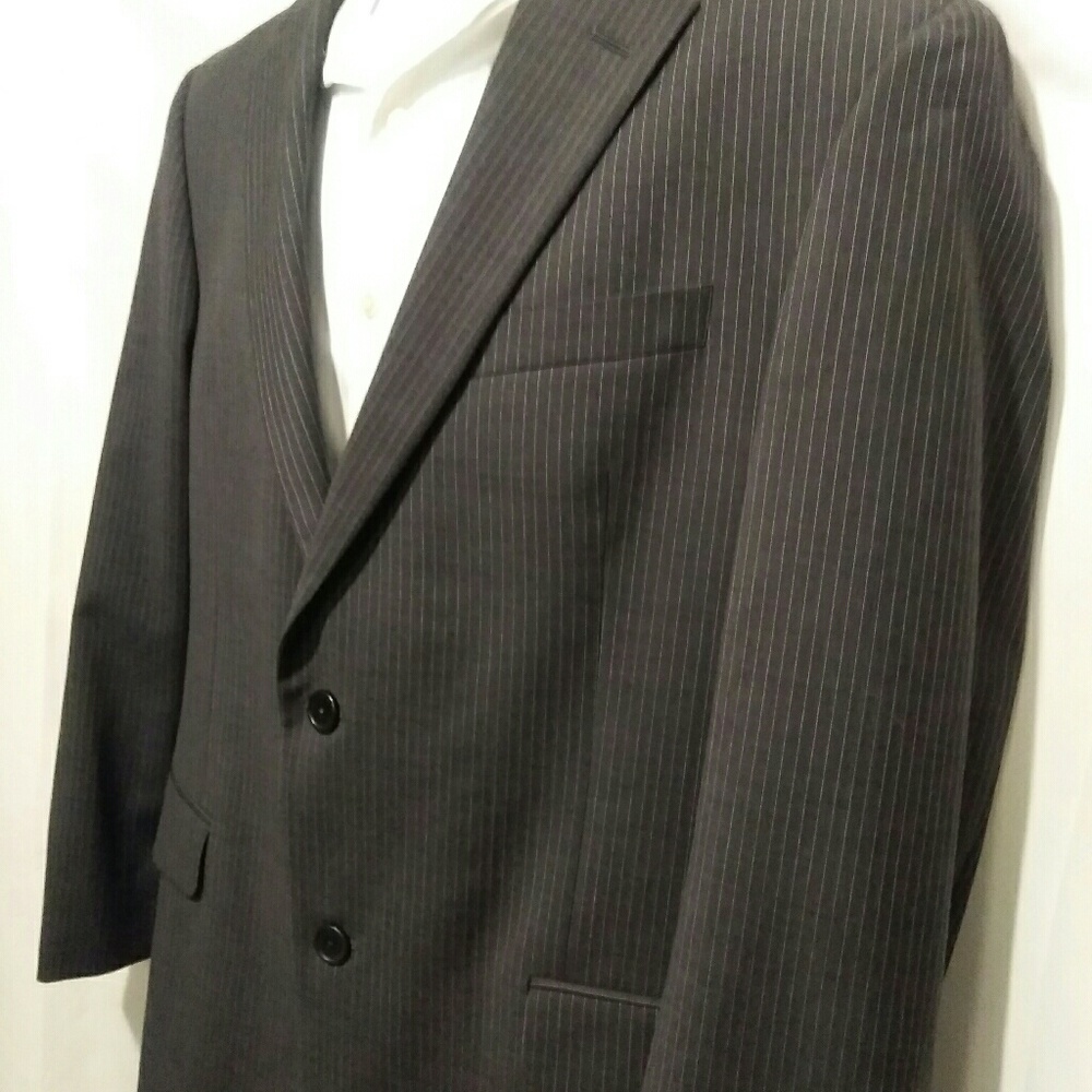 Mens Tommy Hilfiger navy pinstripe 42R 100% wool